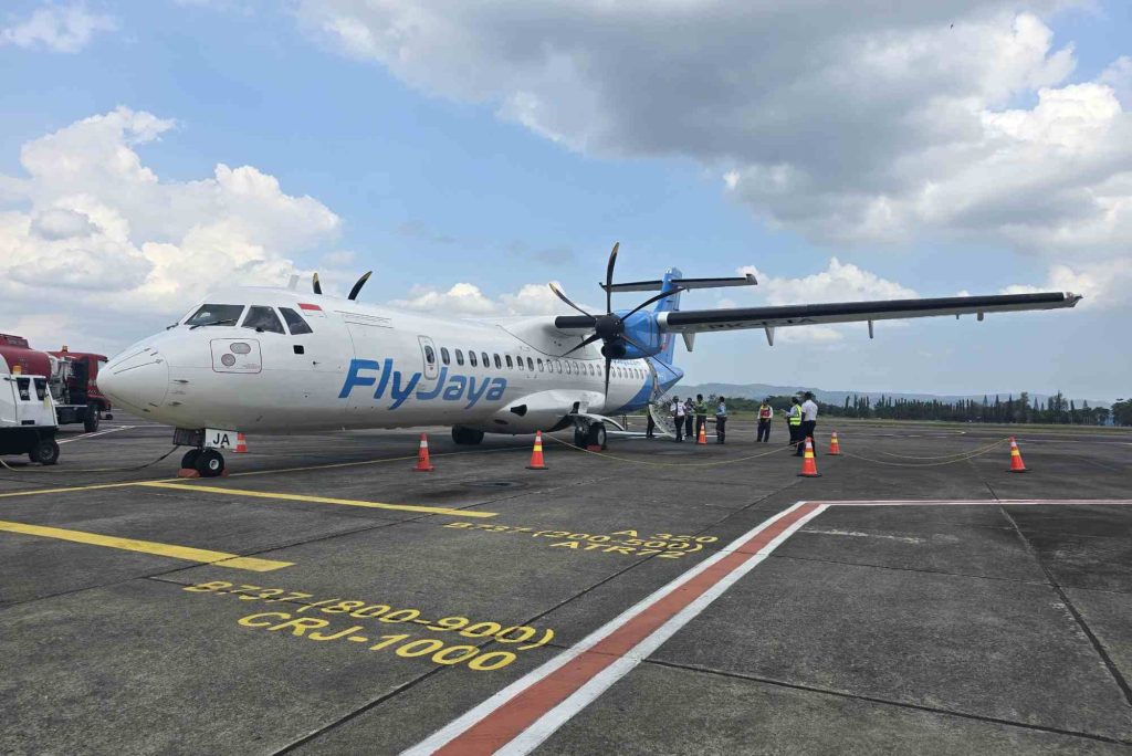 Maskapai dengan Rute Penerbangan Efisien