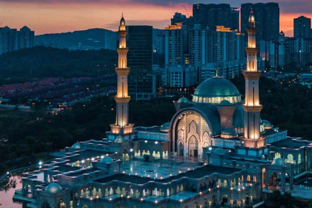 Destinasi Wisata Islami Populer di Dunia