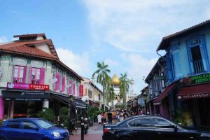 Tips Memilih Transportasi Ramah Muslim