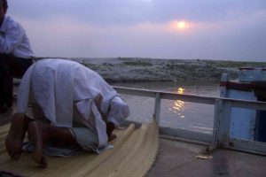 Tips Menjaga Ibadah Saat Traveling